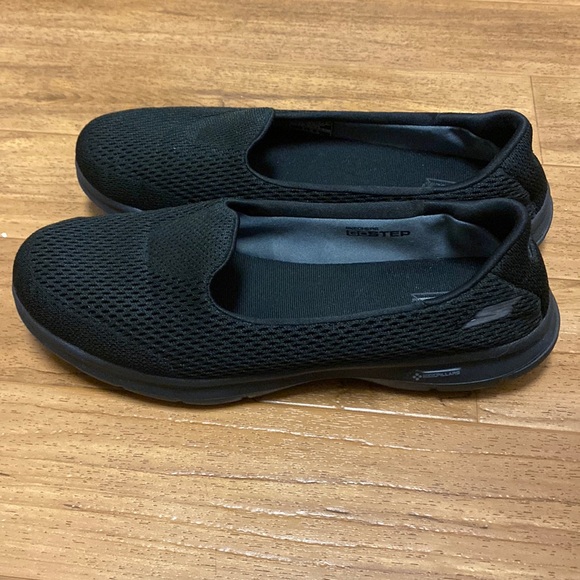 Skechers size 11 black go step goga pillars - Picture 3 of 12